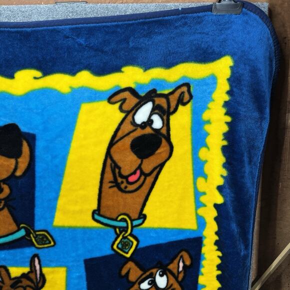 Vintage 2000s Scooby-Doo Plush Fleece Throw Blanket Cartoon Network 50”x60” HTF - Picture 3 of 11